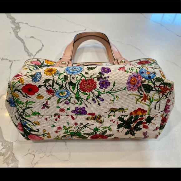 Authentic Vintage Gucci Tote - Picture 5 of 13